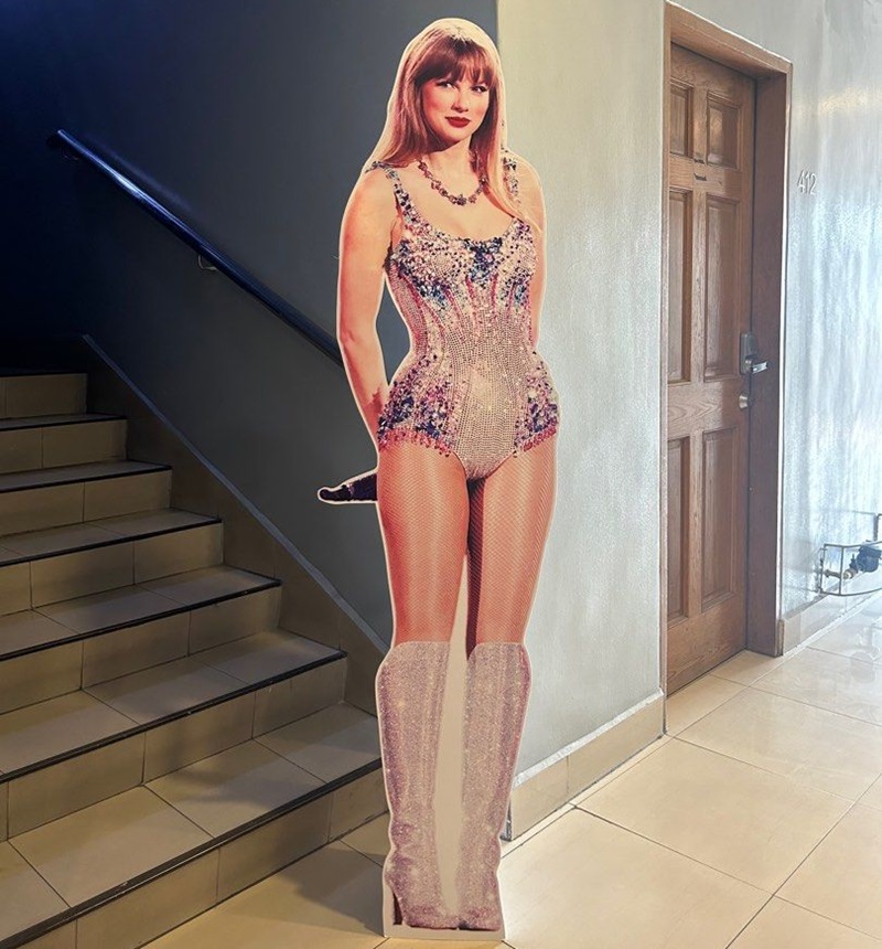 Taylor Swift Lifesize Cutout